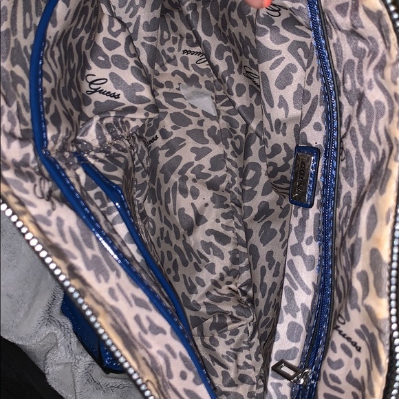 Guess purse - Picture 2 of 4